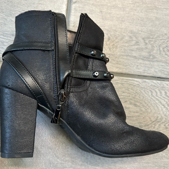 Simply Vera Wang boots, NWT NIB studded boots size 8 womens ankle boots booties - Picture 8 of 13